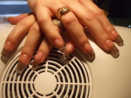 Zselés műköröm díszítés